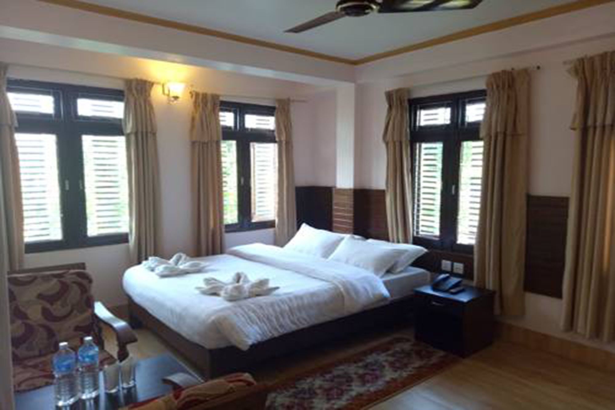 Hotel Alpine Villa Pokhara Extérieur photo
